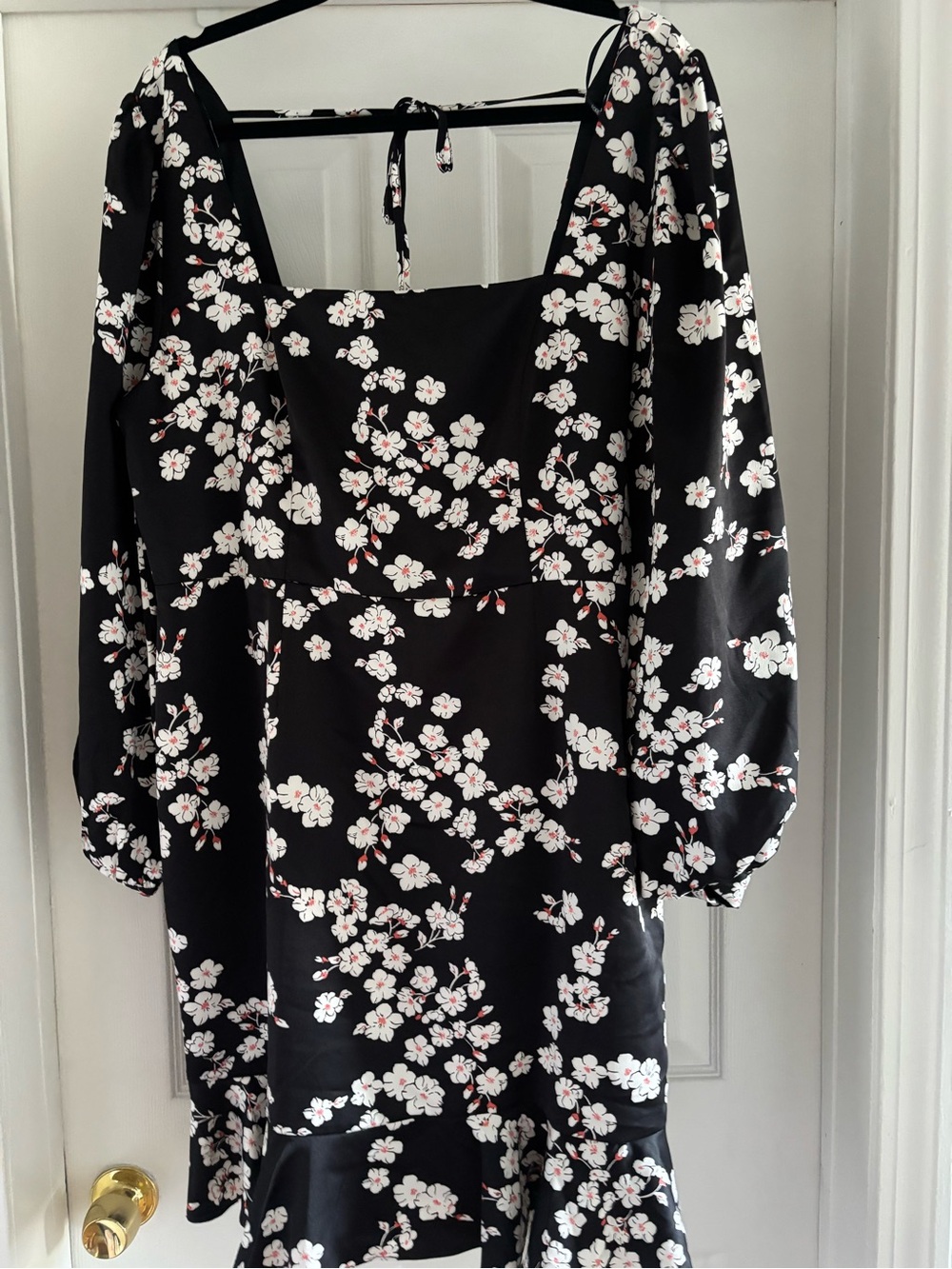 Forever 21 Black Floral Square-Neck Long Sleeve Mini Dress
